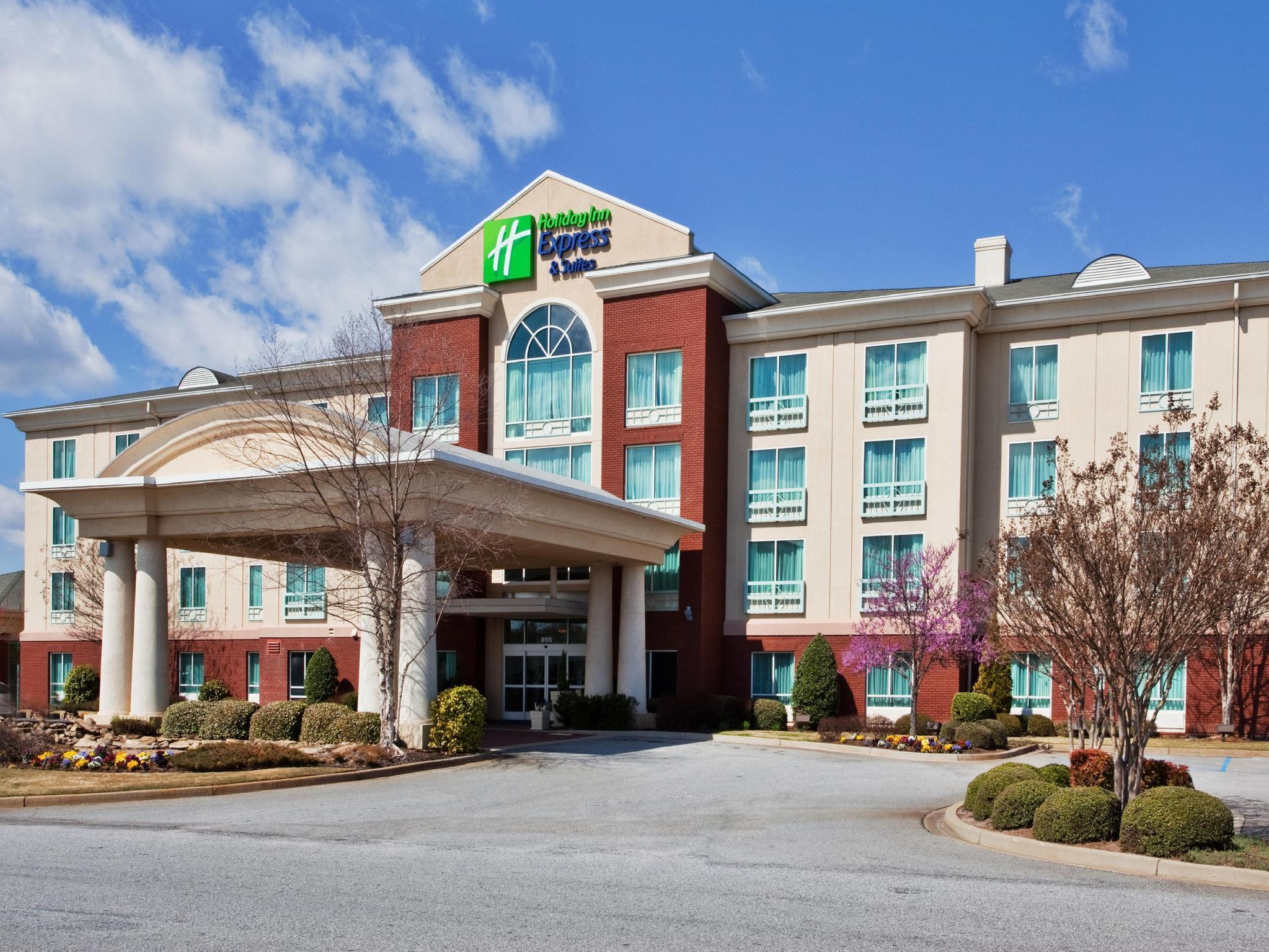 Holiday Inn Express & Suites I-26 & Us 29 At Westgate Mall By Ihg Spartanburg Exterior photo
