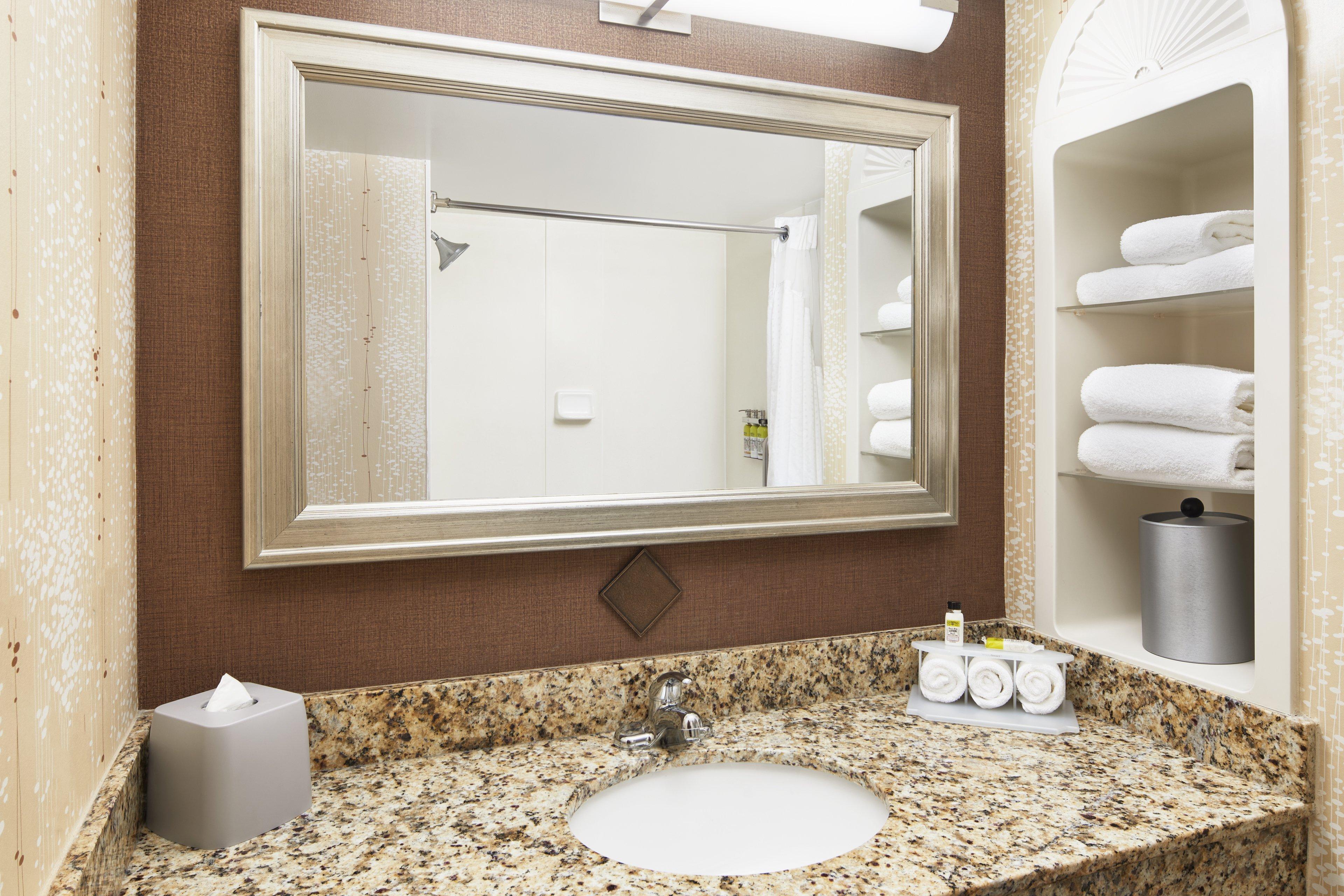 Holiday Inn Express & Suites I-26 & Us 29 At Westgate Mall By Ihg Spartanburg Exterior photo