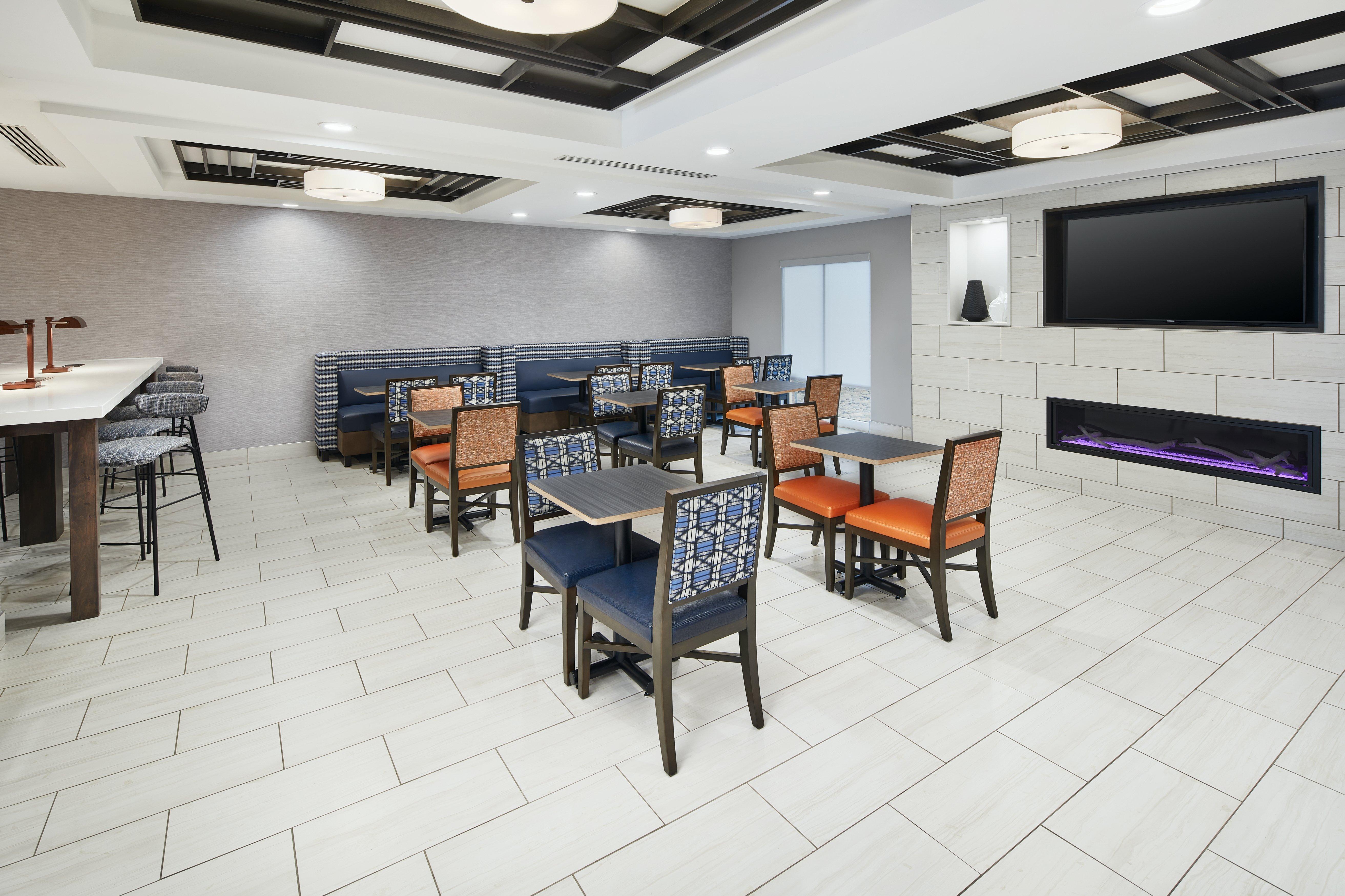 Holiday Inn Express & Suites I-26 & Us 29 At Westgate Mall By Ihg Spartanburg Exterior photo