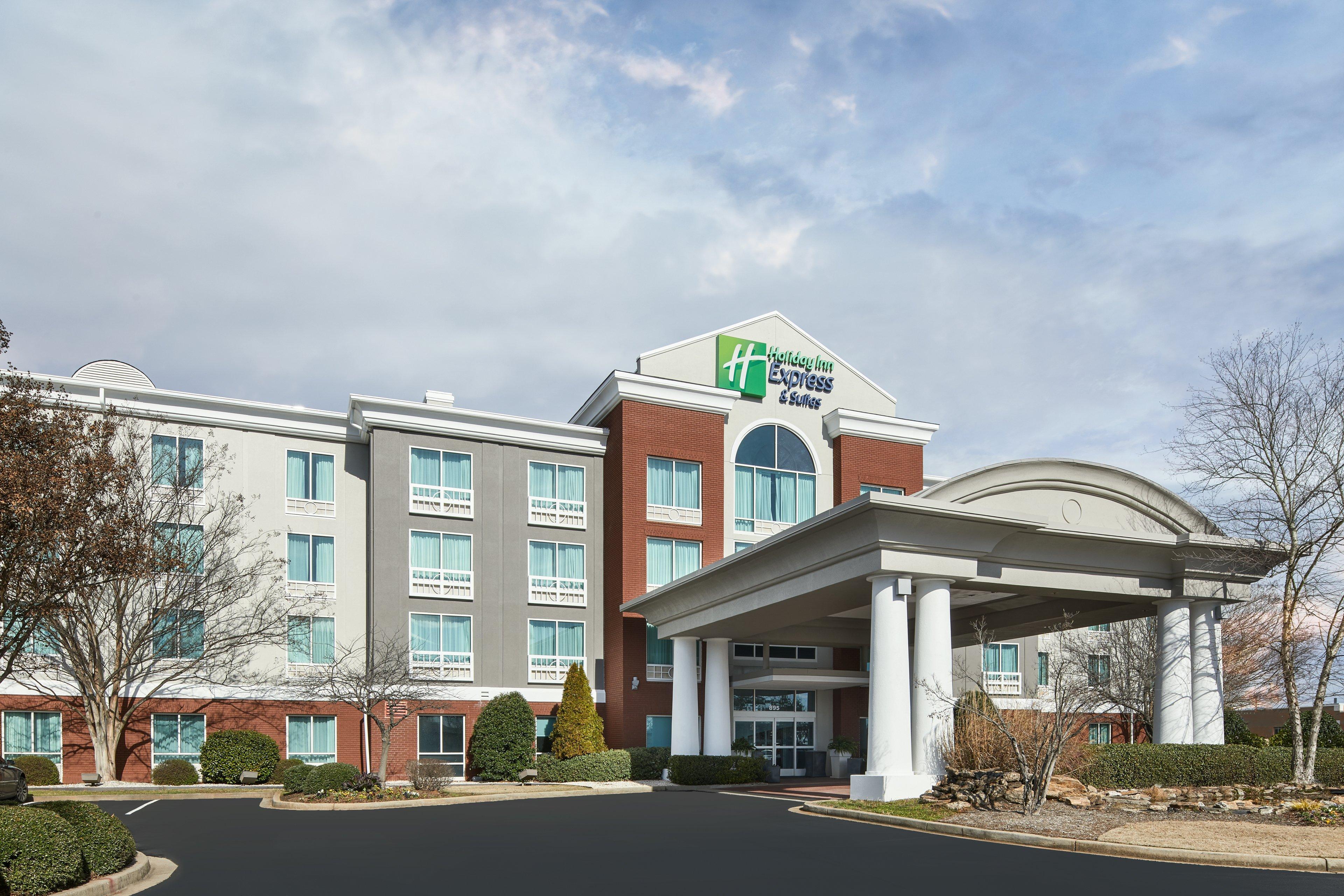 Holiday Inn Express & Suites I-26 & Us 29 At Westgate Mall By Ihg Spartanburg Exterior photo