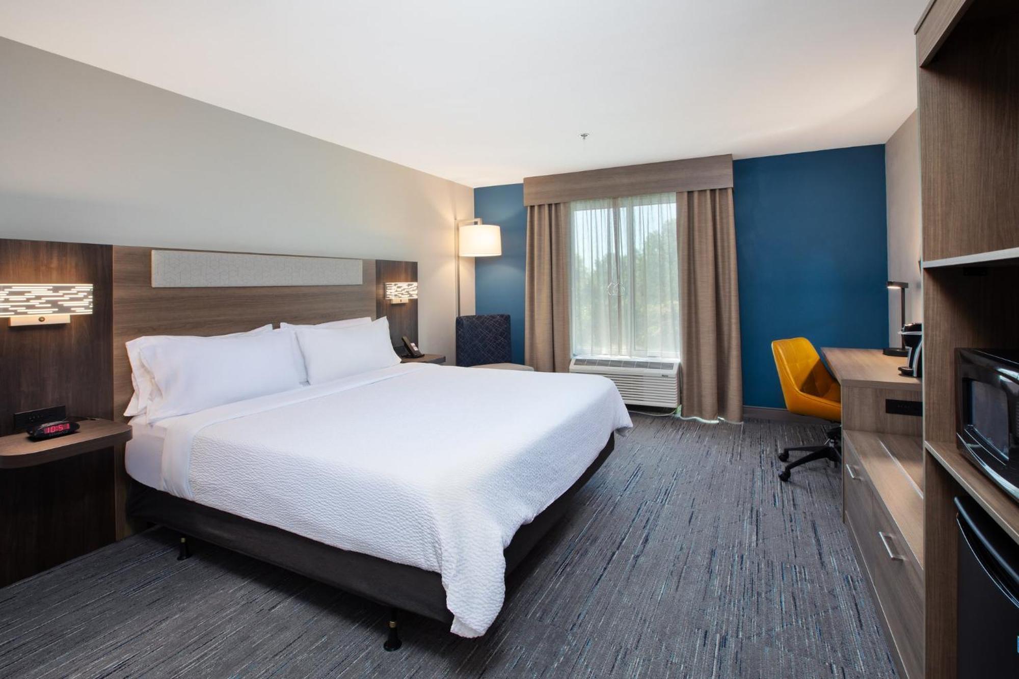 Holiday Inn Express & Suites I-26 & Us 29 At Westgate Mall By Ihg Spartanburg Exterior photo