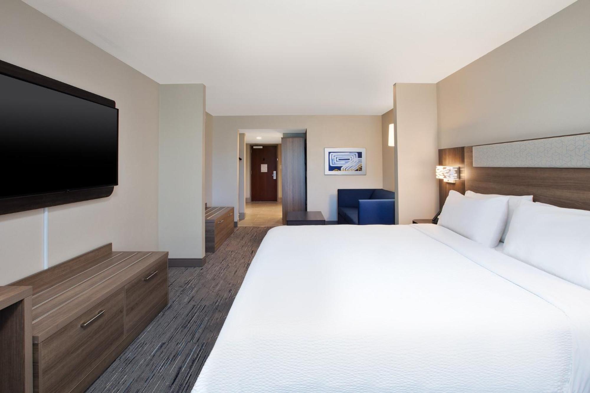 Holiday Inn Express & Suites I-26 & Us 29 At Westgate Mall By Ihg Spartanburg Exterior photo