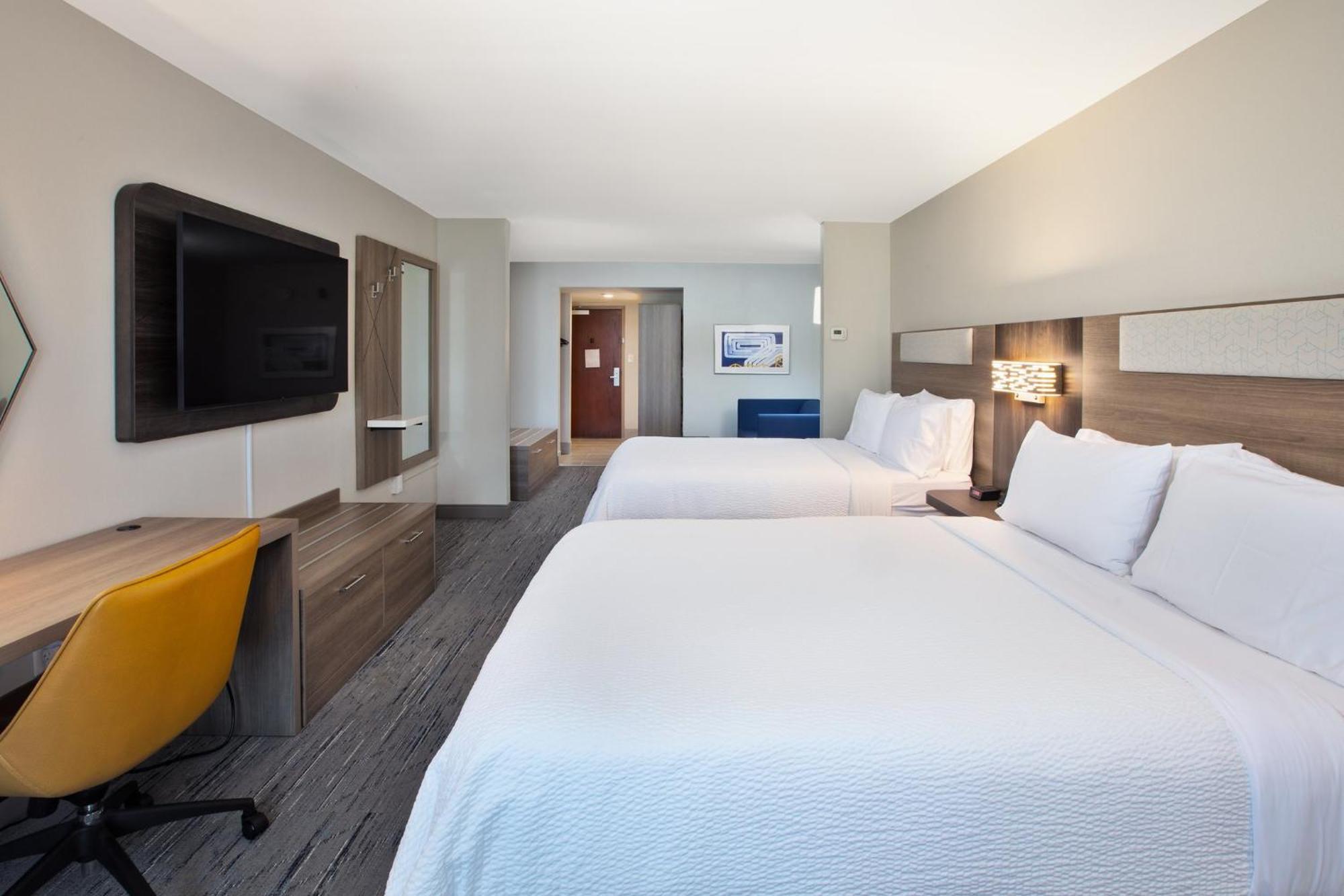Holiday Inn Express & Suites I-26 & Us 29 At Westgate Mall By Ihg Spartanburg Exterior photo